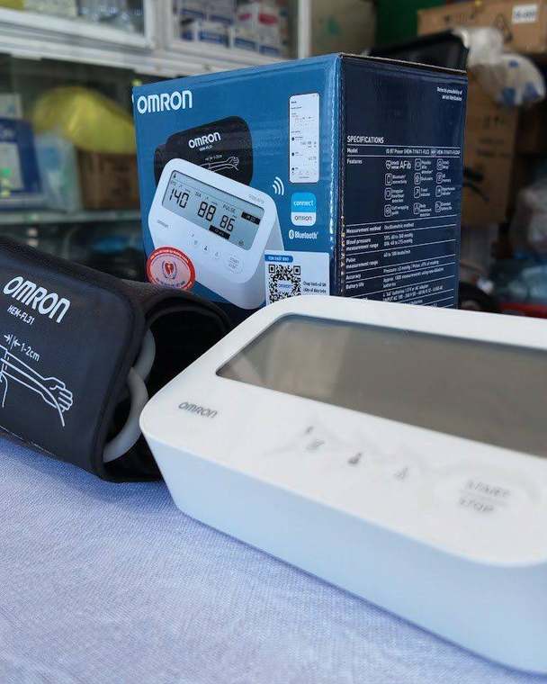 Máy đo huyết áp bắp tay Omron 7194T1